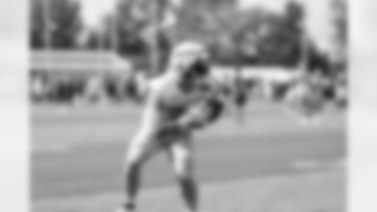 TE Daniel Bellinger (82)