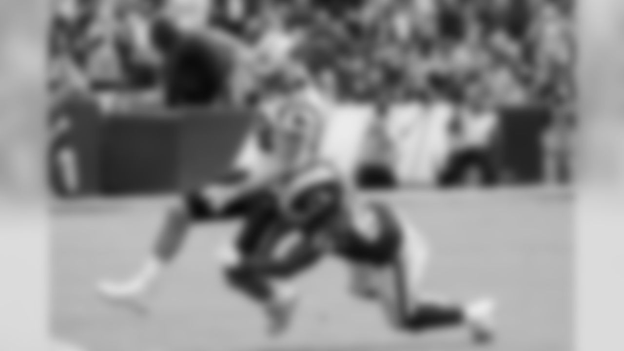 LB Mason Foster