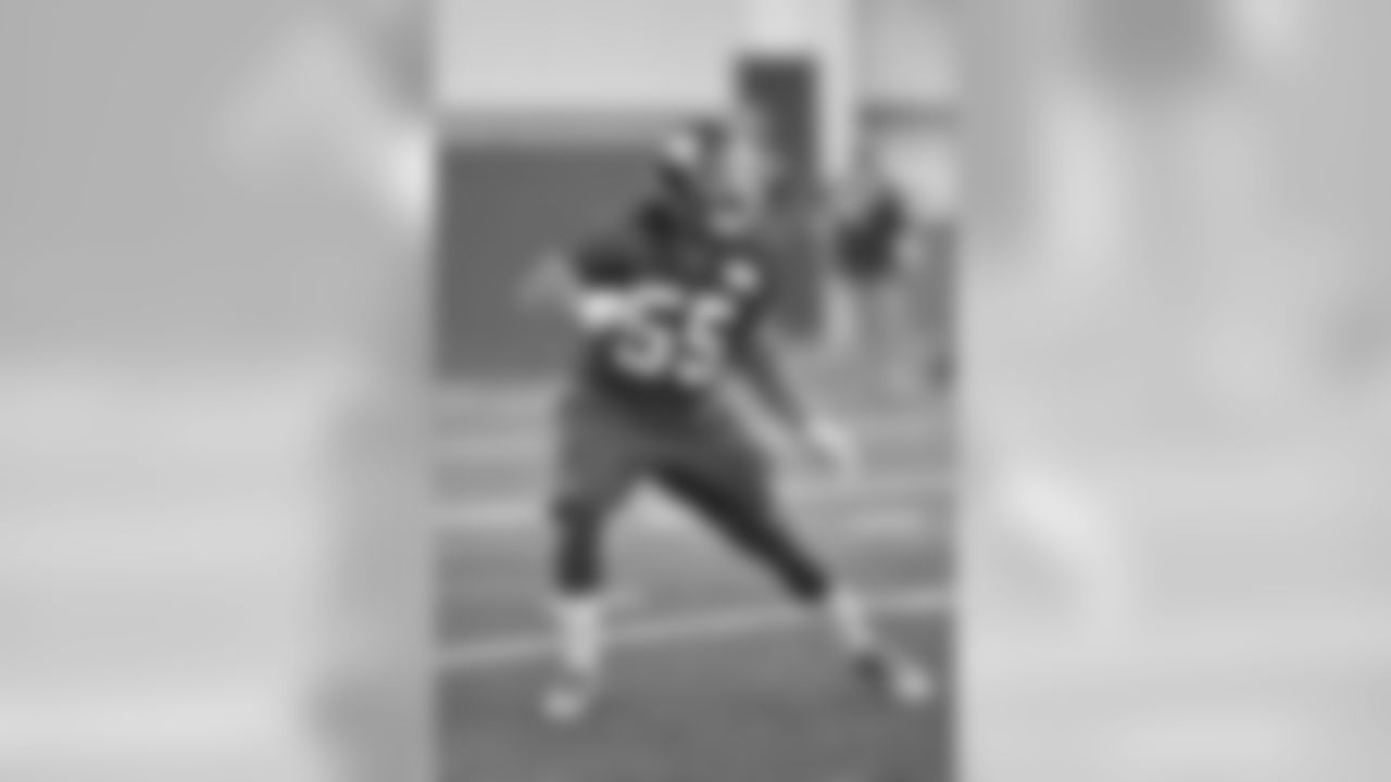 LB J.T. Thomas