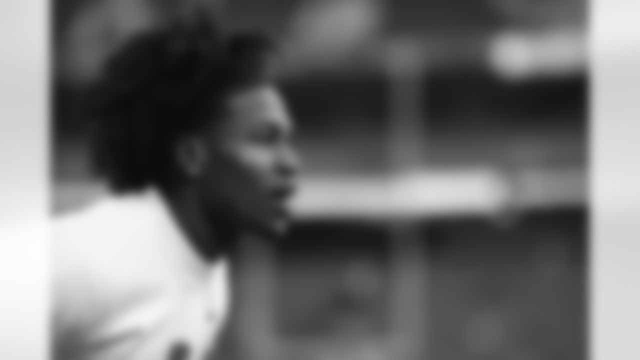 Darnay Holmes (30)