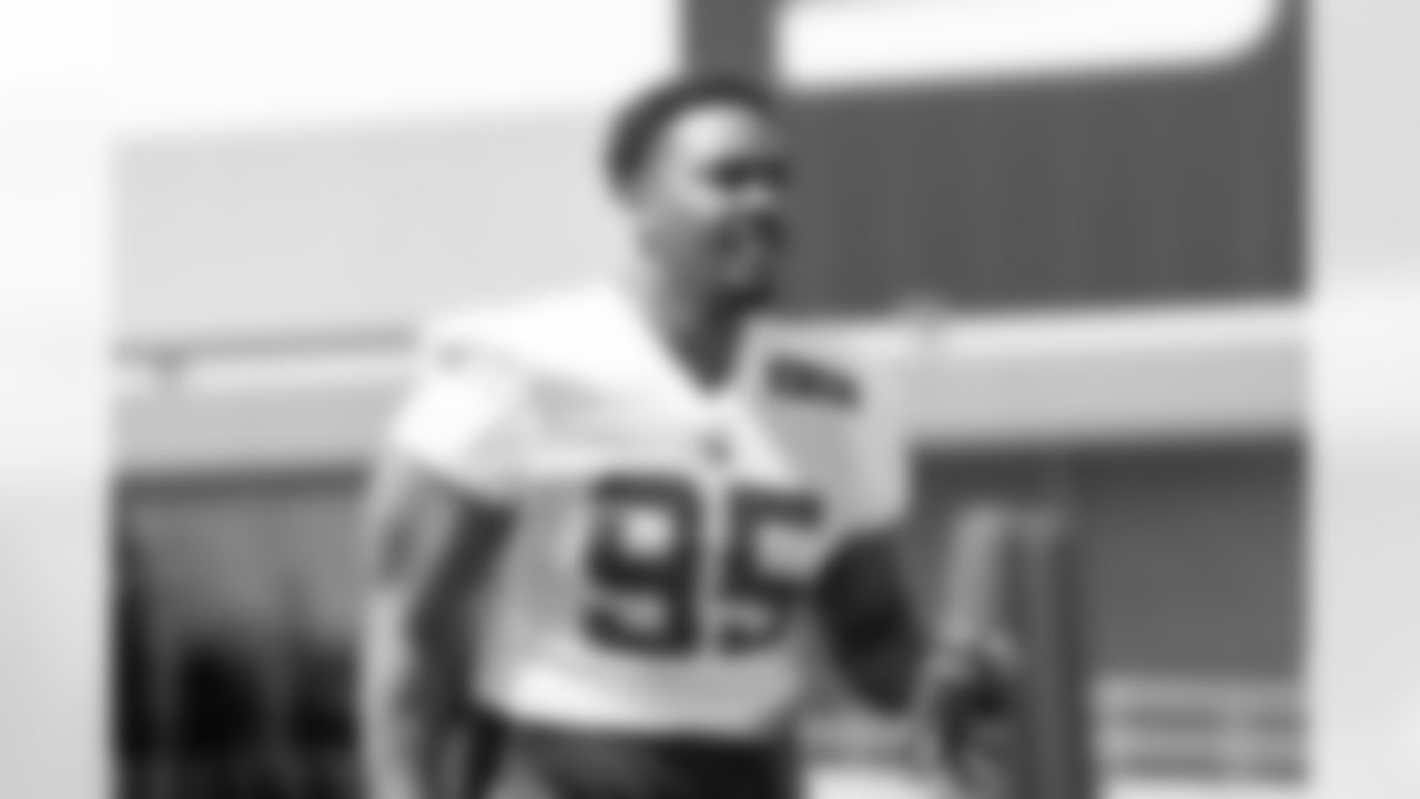 DT Jordon Riley (95)