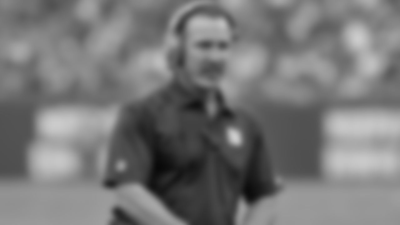 Defensive coordinator Steve Spagnuolo of the New York Giants directs play against the Tampa Bay Buccaneers November 8, 2015 at Raymond James Stadium in Tampa. The Giants won 32 - 18.