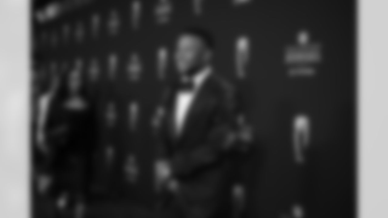 New York Giants running back Saquon Barkley (26) arrives at the NFL Honors awards show on Thursday, February 9, 2023 in Phoenix, Arizona. (Caitlyn Epes/NFL)