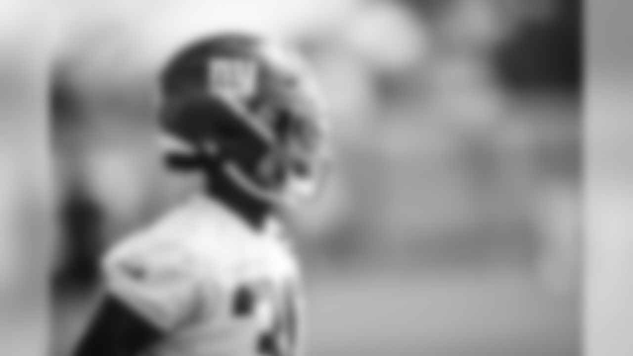 CB Darnay Holmes