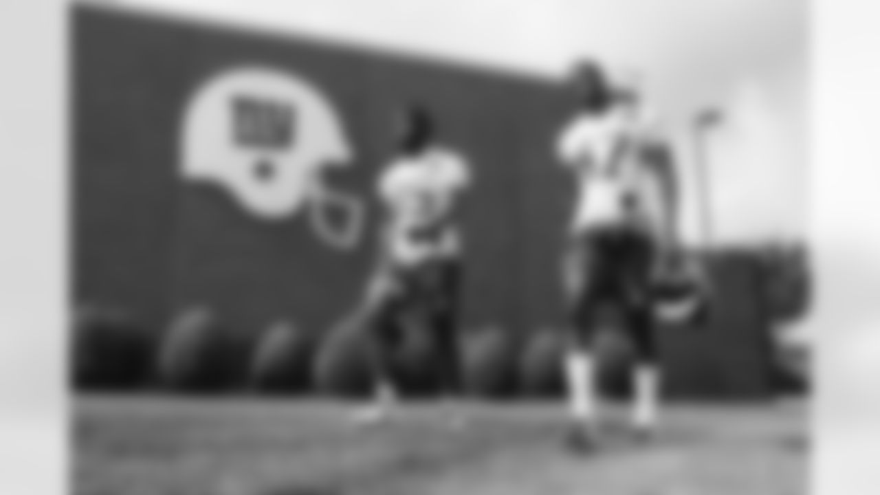 T.J. Brunson (35), Nakie Griffin-Stewart (47)
