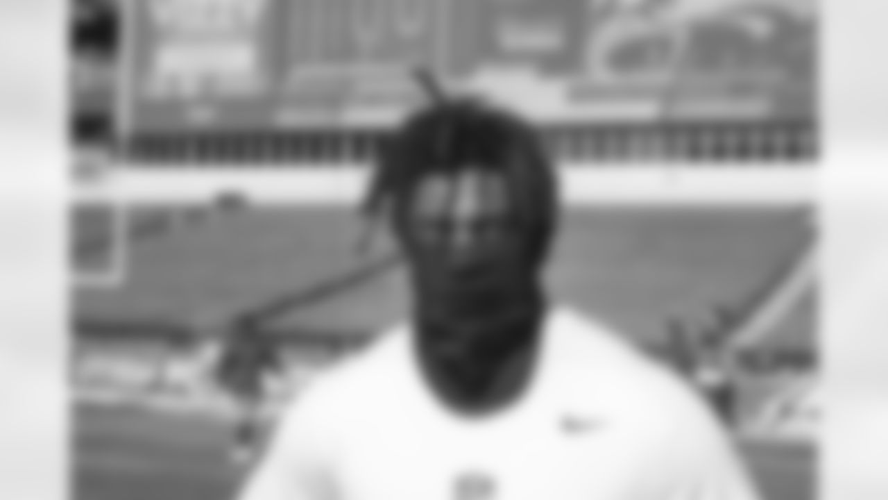 LB Tae Crowder