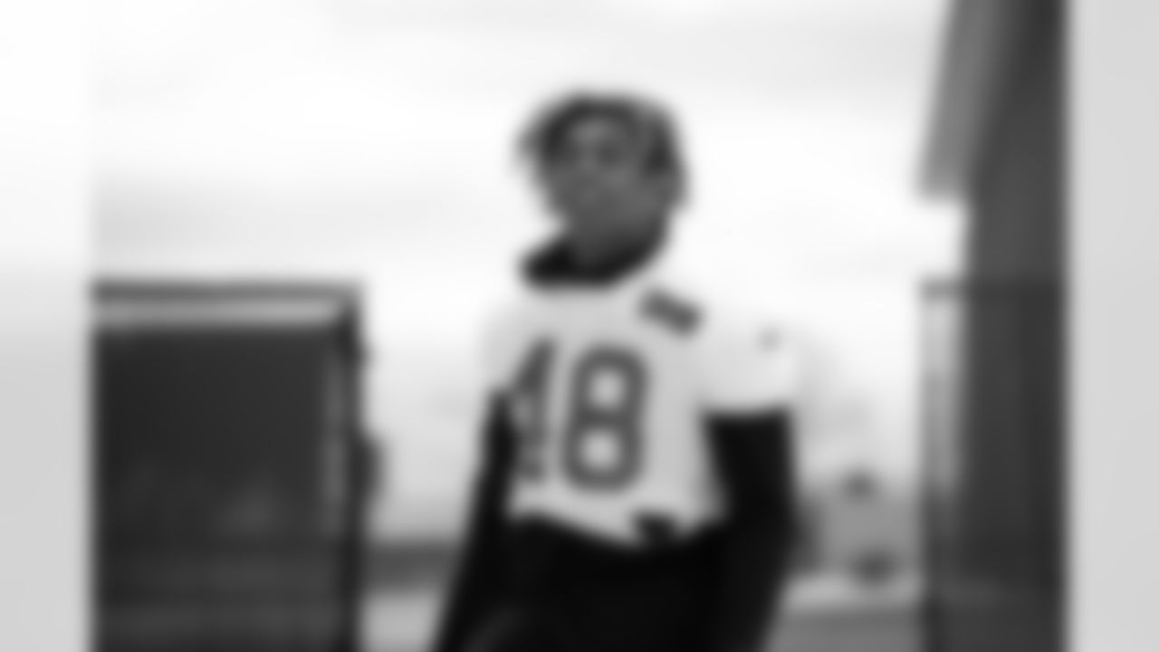 Tae Crowder (48)