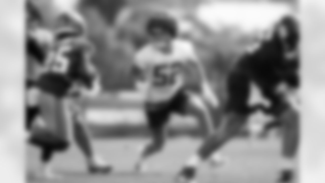 LB Carter Coughlin (52)