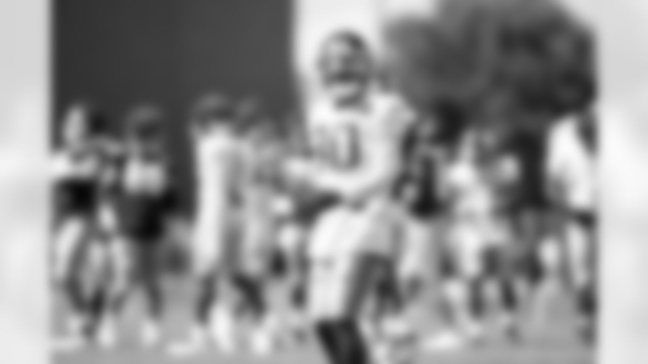 Darnay Holmes (30)
