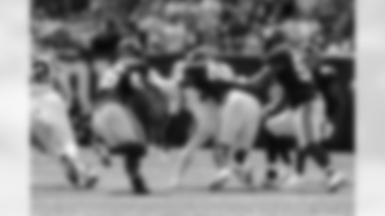 Tomon Fox (49), Tony Jefferson, Oshane Ximines (53)