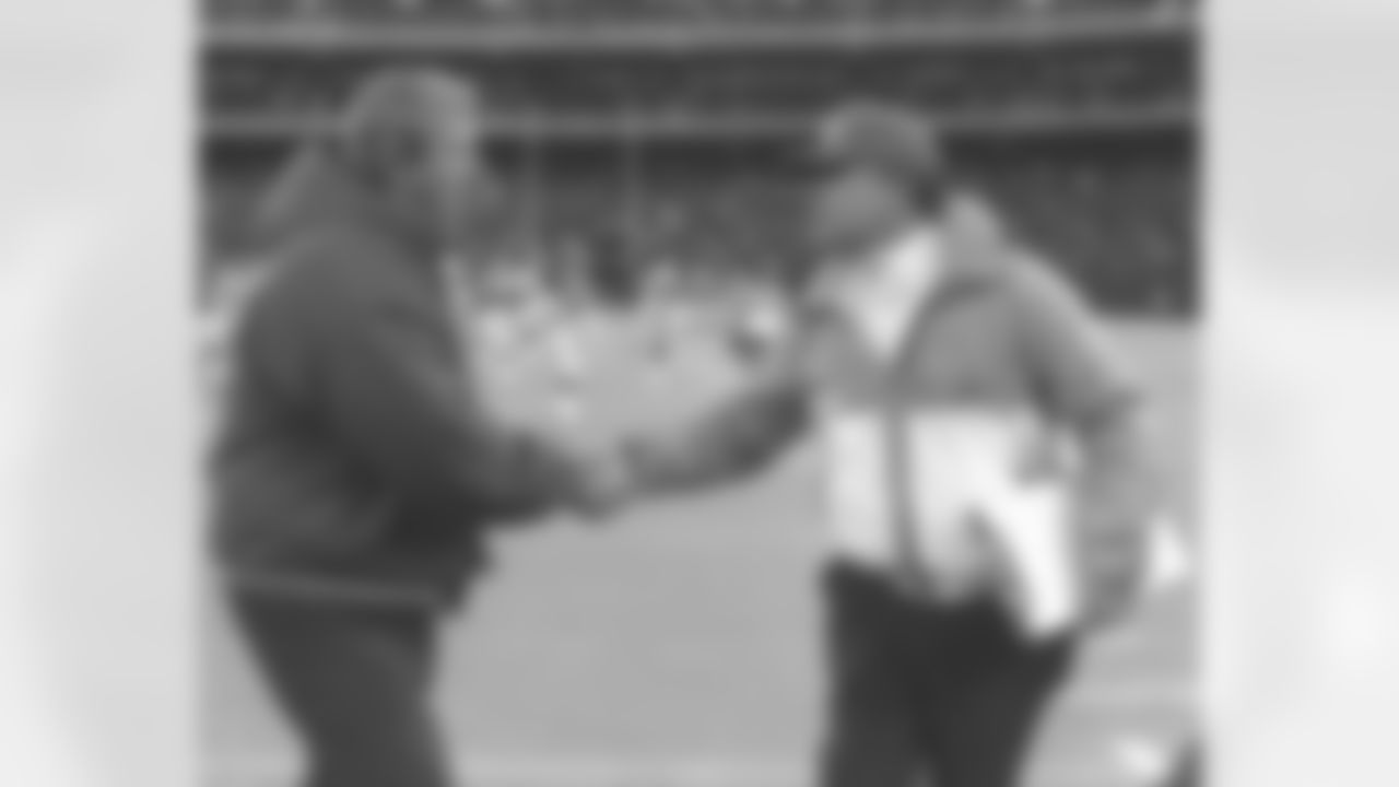 New York Jets coach Joe Walton, right, greets New York Giants coach Bill Parcells following their game Dec. 27, 1987, E. Rutherford, N.J. (AP Photo/Susan Ragan)