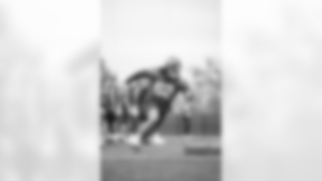 OL Devery Hamilton (62)
