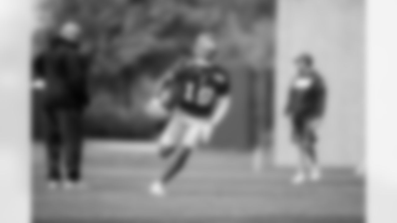 WR Jeff Smith II (19)
