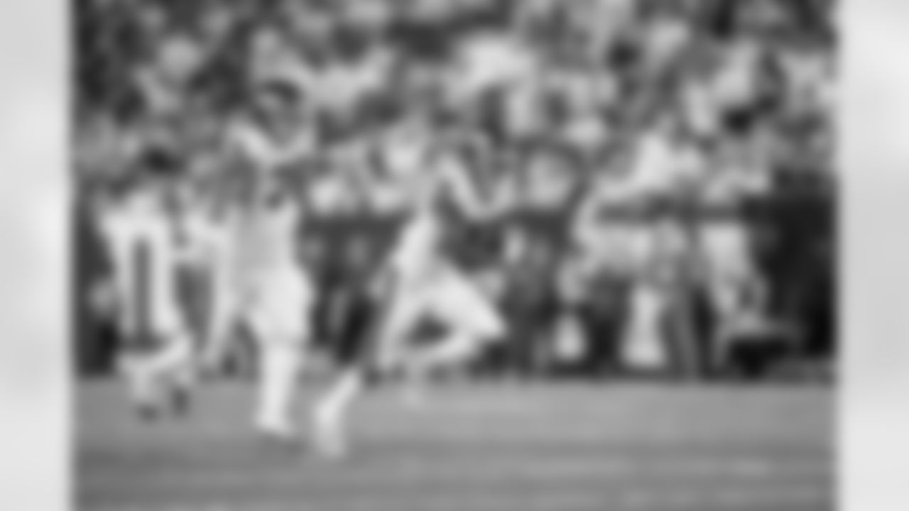 Jon Feliciano (76), Saquon Barkley (26)