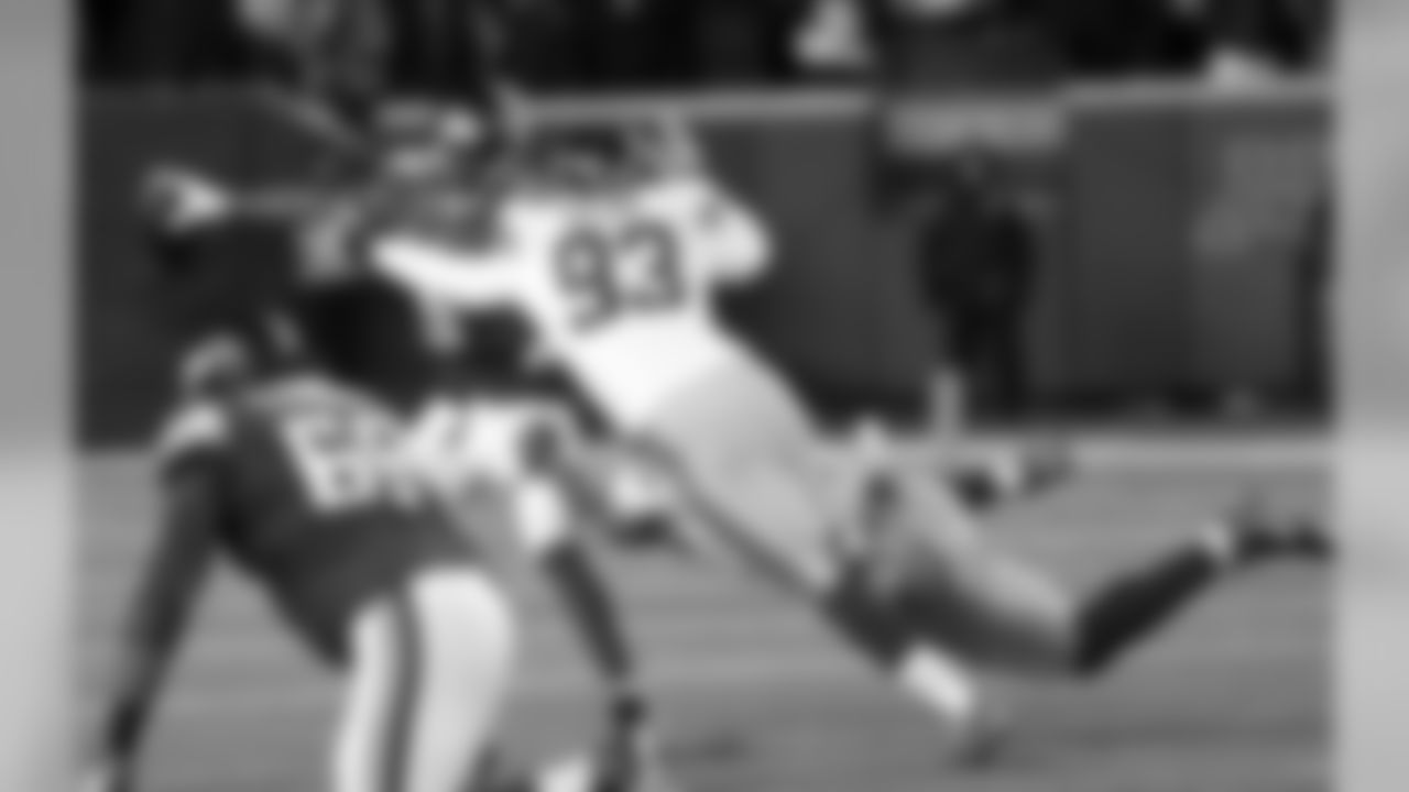 DE GEORGE SELVIE, DE ROBERT AYERS