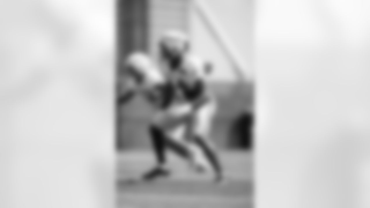 LB Dyontae Johnson (54)