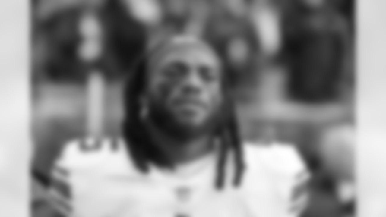New York Giants middle linebacker Jaylon Smith (45) before a week 17 football game against the Chicago Bears on Sunday January 2, 2022 in Chicago, Illinois