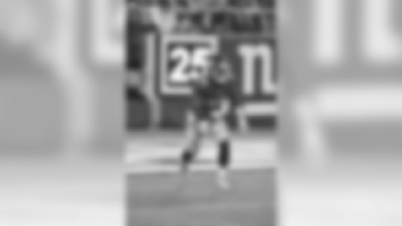RB AKEEM HUNT