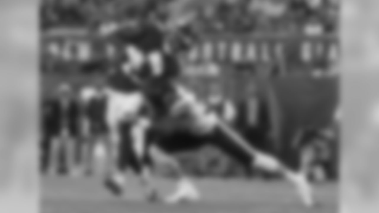 WR BENNIE FOWLER
Fowler capped Eli Manning's perfect drive by breaking a tackle on a short pass and turning it into an eight-yard touchdown.