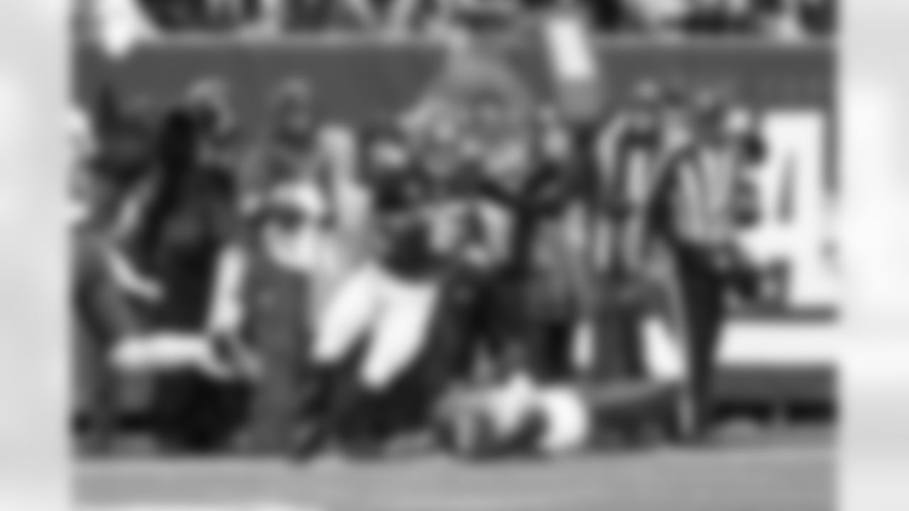 Saquon Barkley (26)
