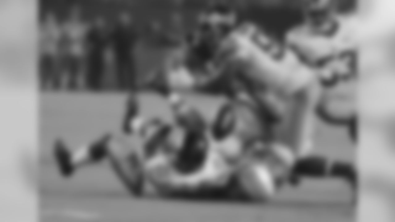 SAFETY LANDON COLLINS, LB J.T. THOMAS