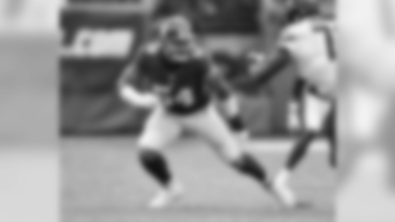 DE OLIVIER VERNONSince the bye week, Vernon has recorded a sack in three consecutive games and has 10 tackles for loss and a forced fumble on the season.