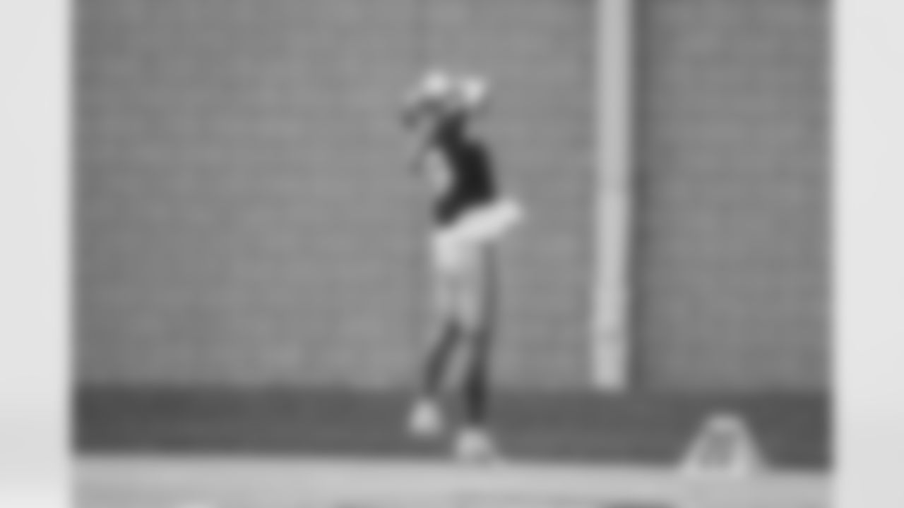 WR Isaiah Hodgins (18)