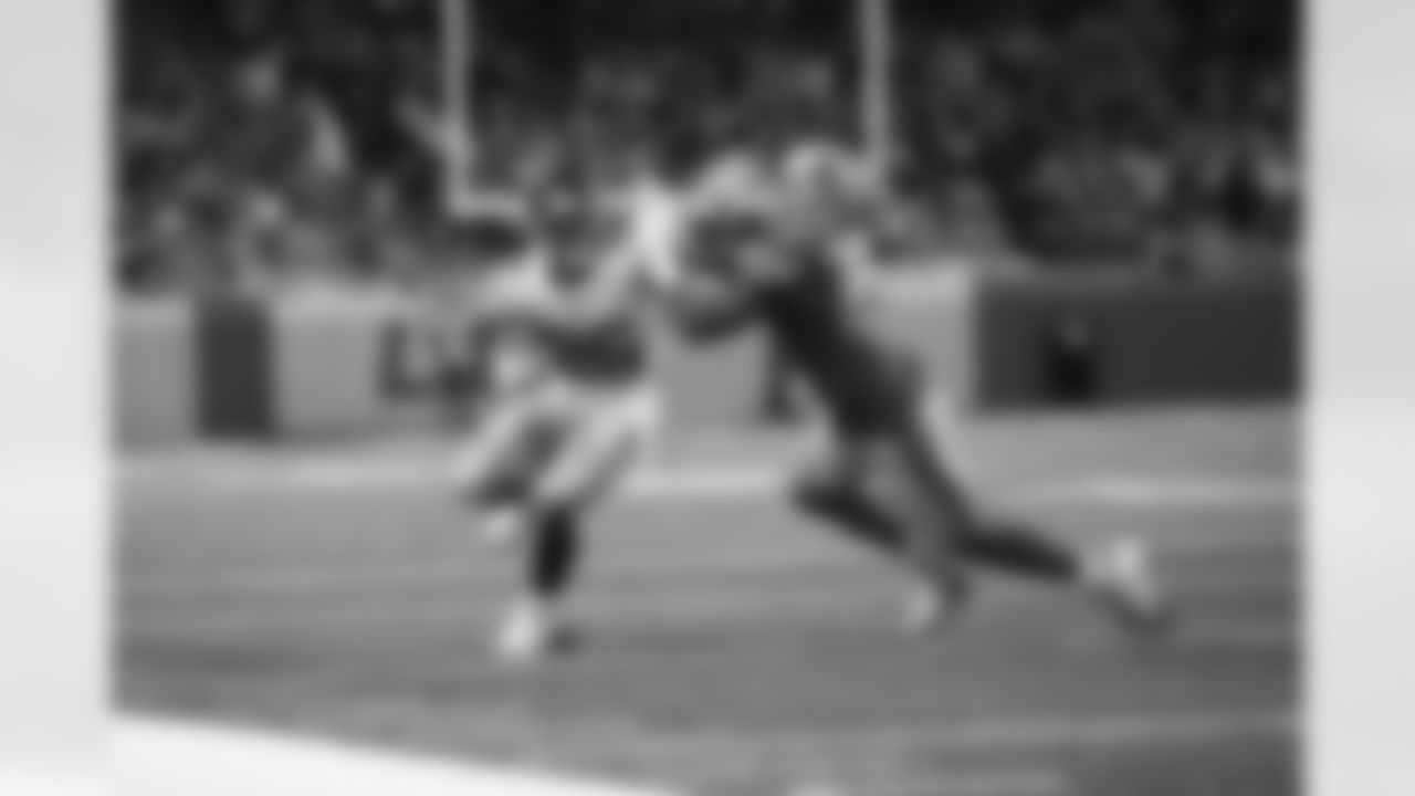RB Saquon Barkley (26)