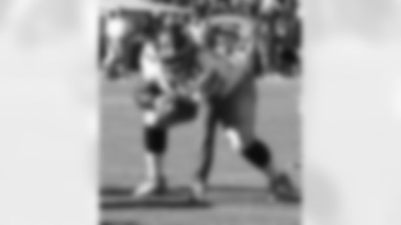 G Kevin Boothe, 6-5, 320, 8th Yr, Cornell