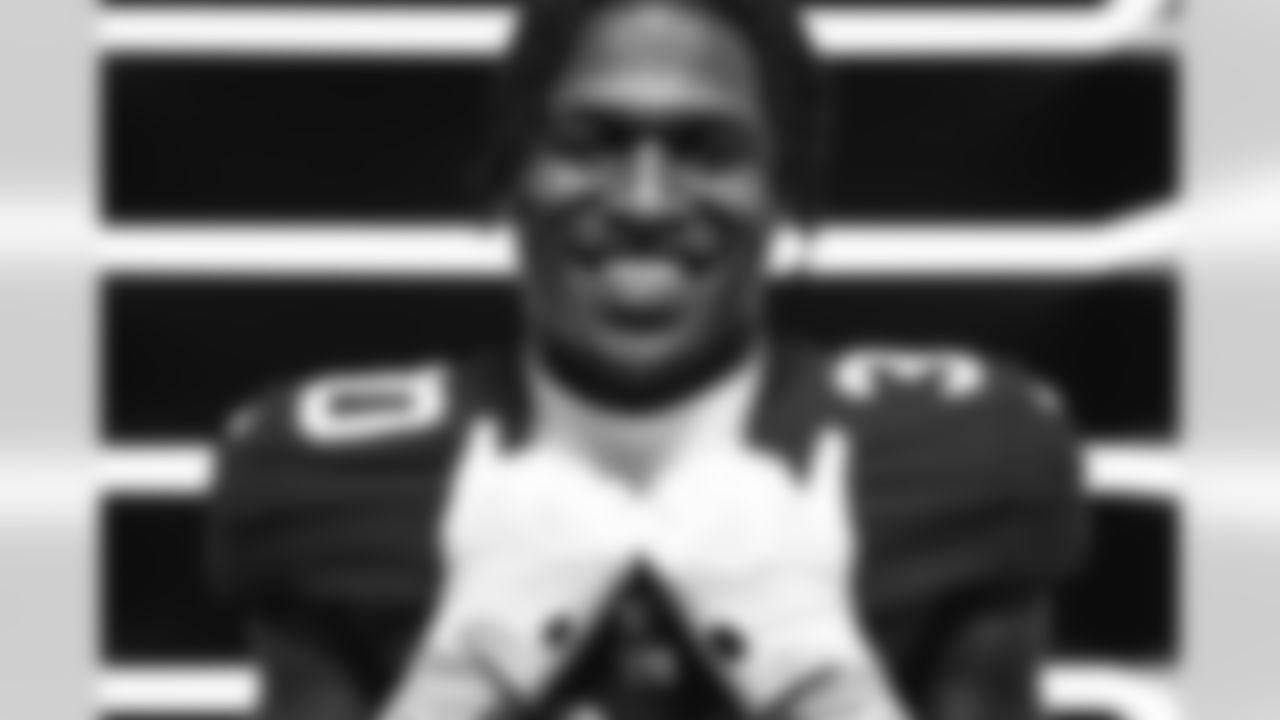 CB Darnay Holmes (30)