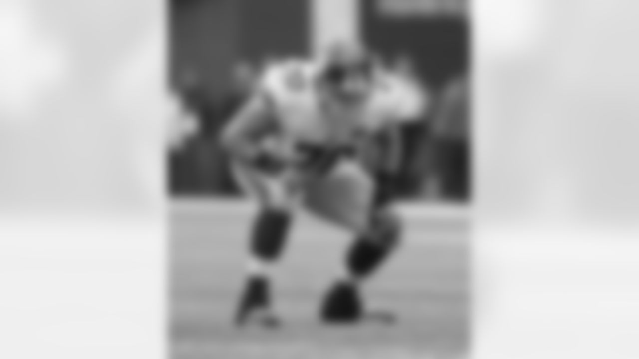 OL Weston Richburg