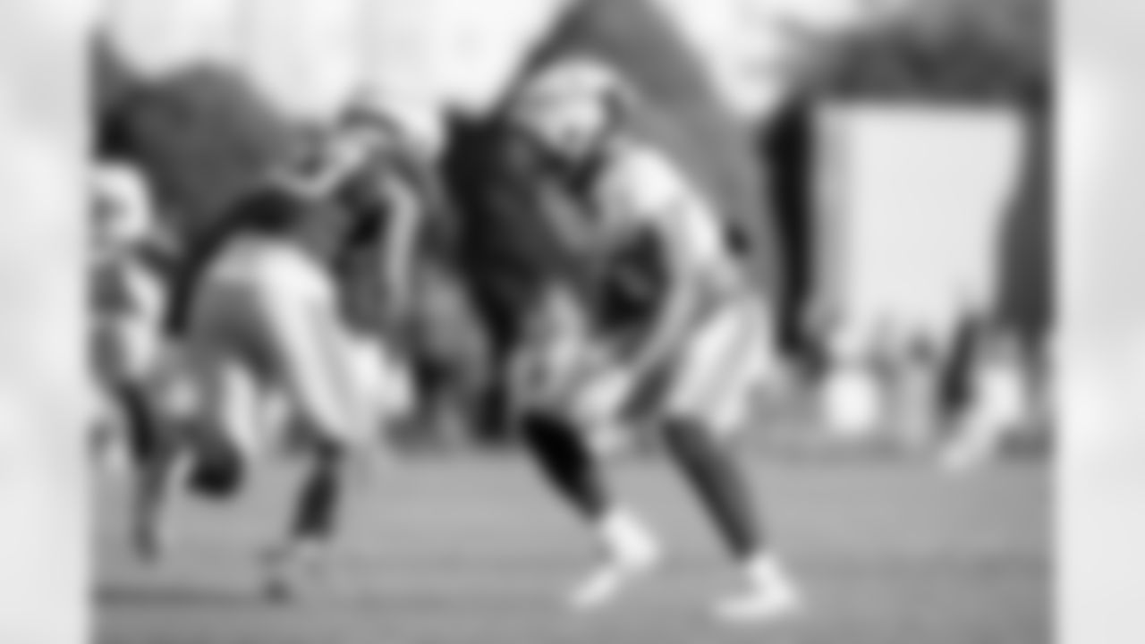 OLB Oshane Ximines (53)
