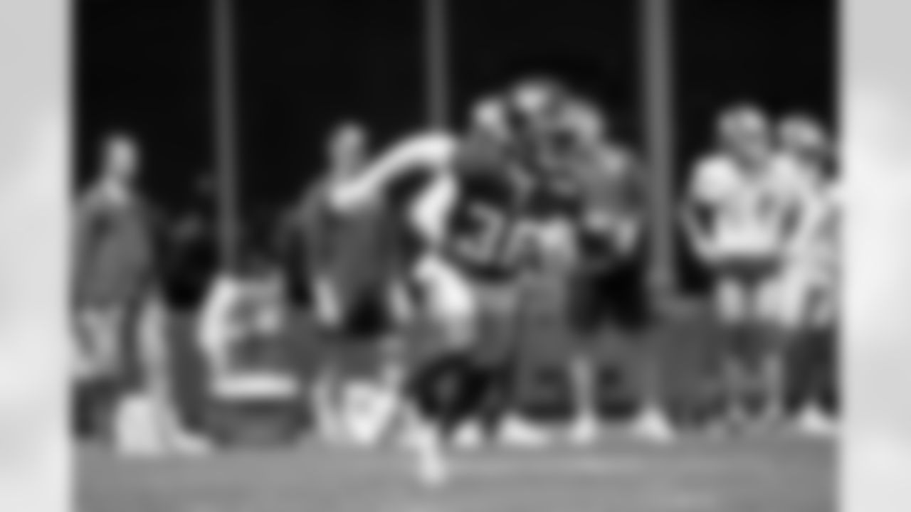 DB Deonte Banks (36)