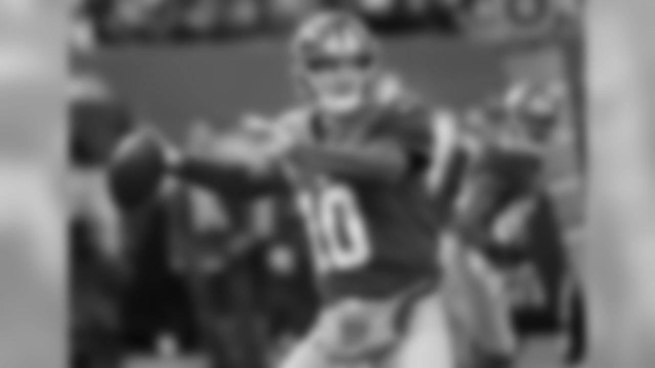 QB Eli ManningManning (258) needs four touchdown passes to surpass QB Dave Krieg (261) for 13th on the NFL's career touchdown passes list. He is also 19 passing yards away from breaking 4,000 yards for the 4th time in his career and nine completions away from setting a career high. His previous high was 359 in 2011. Manning (29) is three touchdown passes away from setting a career high. His previous high was 31 in 2010