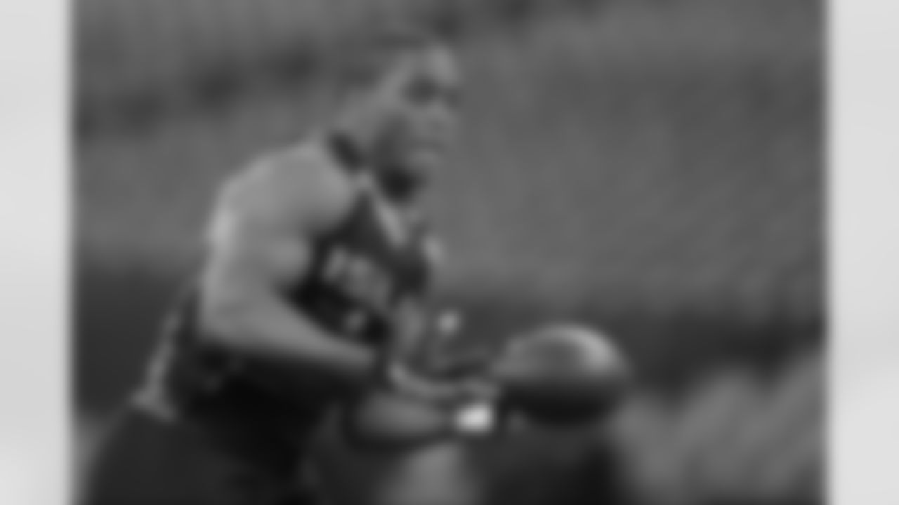 LB Devon Kennard