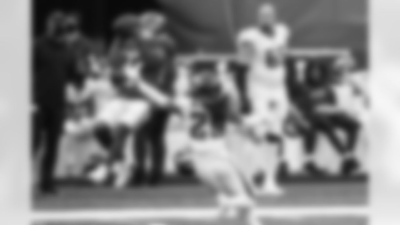 WR Sterling Shepard led the game with six receptions, finishing with 47 receiving yards.