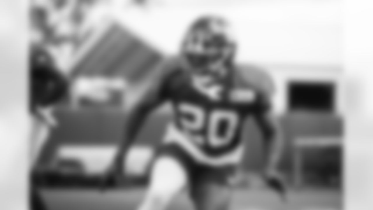Julian Love (20)