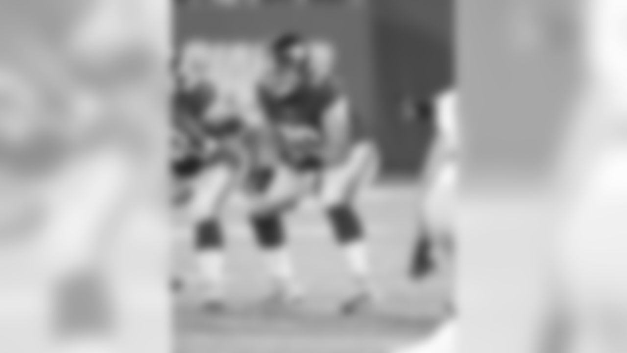 OL Weston Richburg
