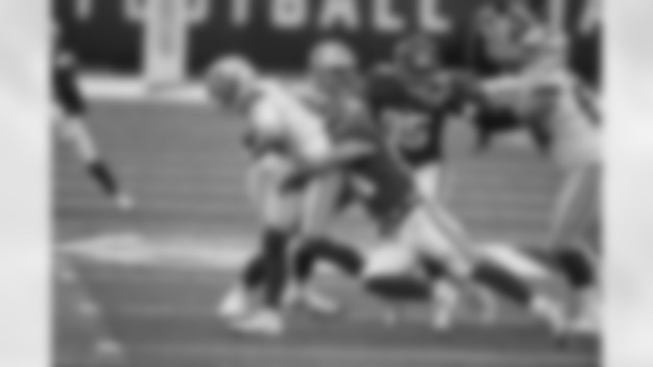 New York Giants linebacker Blake Martinez (54) sacks Dallas Cowboys quarterback Andy Dalton (14) during a week 17 regular season football game at MetLife Stadium on January 3, 2021 in East Rutherford, New Jersey