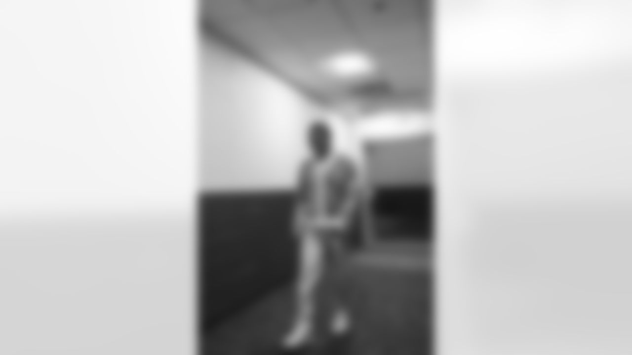 CB Darnay Holmes