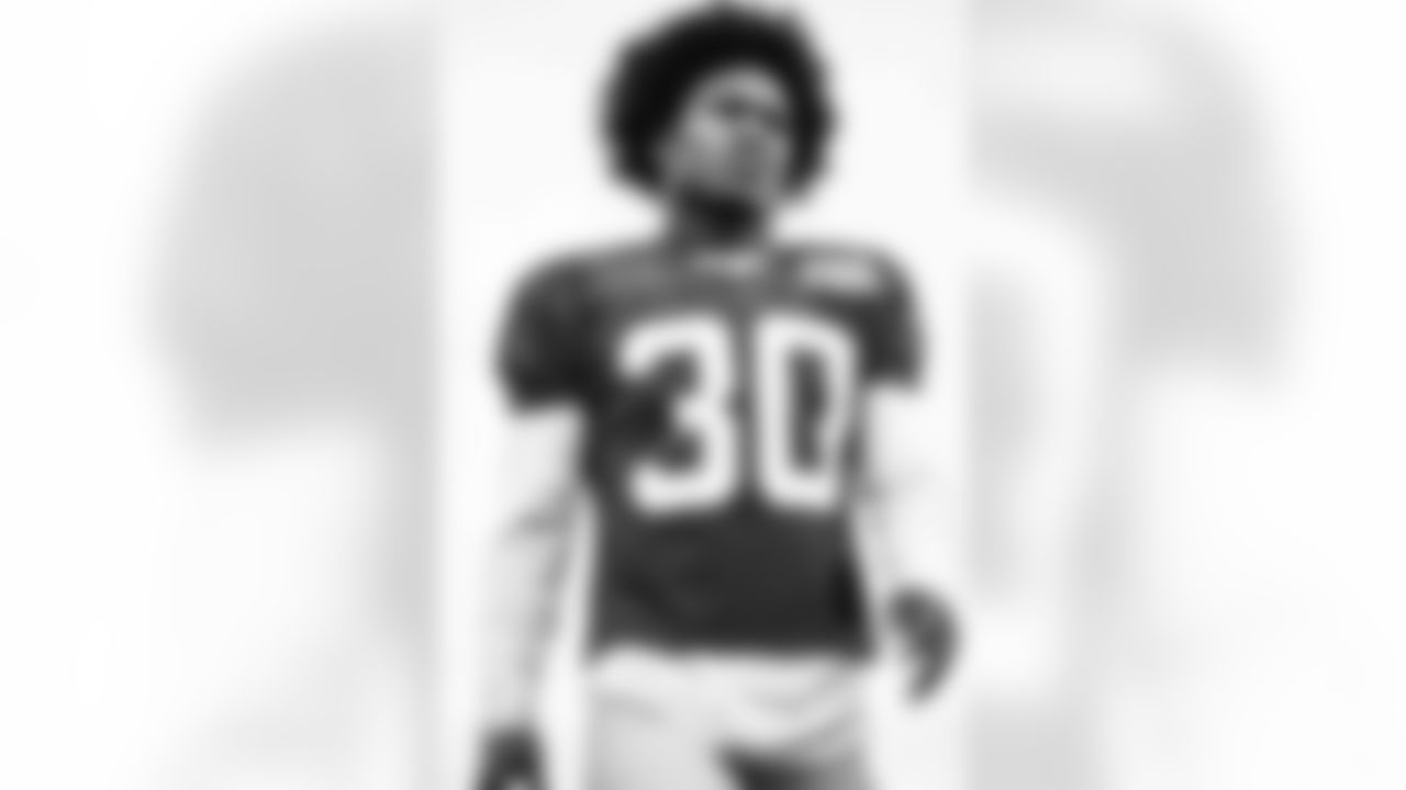 Darnay Holmes (30)