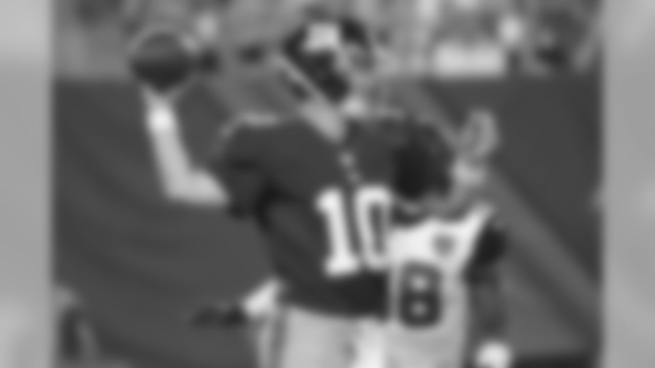 QB ELI MANNING