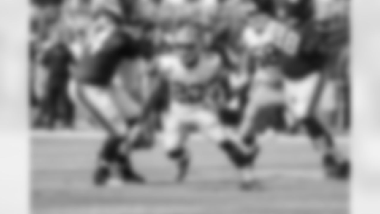 San Francisco 49ers running back Matt Breida runs for yardage in action against the Minnesota Vikings during a NFL football game, Sunday, Sept. 9, 2018, in Minneapolis. The Vikings won, 24-16. (G. Newman Lowrance via AP)