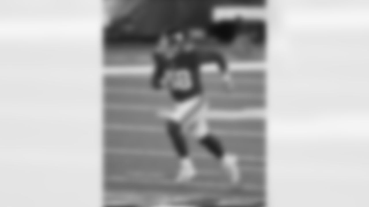 New York Giants long snapper Casey Kreiter (58) during a week 1 regular season Monday Night football game against the Pittsburgh Steelers at MetLife Stadium on September 13th, 2020 in East Rutherford, New Jersey