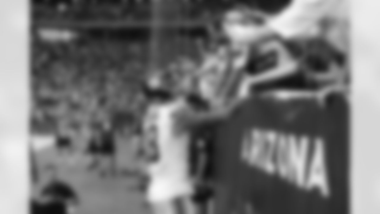 WR Isaiah Hodgins (18)
