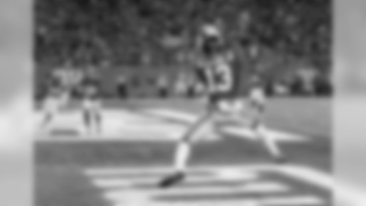 WR ODELL BECKHAM JR. Beckham recorded a season-high 10 receptions for 97 yards, including a 10-yard touchdown. He also became the fastest player in NFL history to reach 3,500 receiving yards, doing so in 36 games.