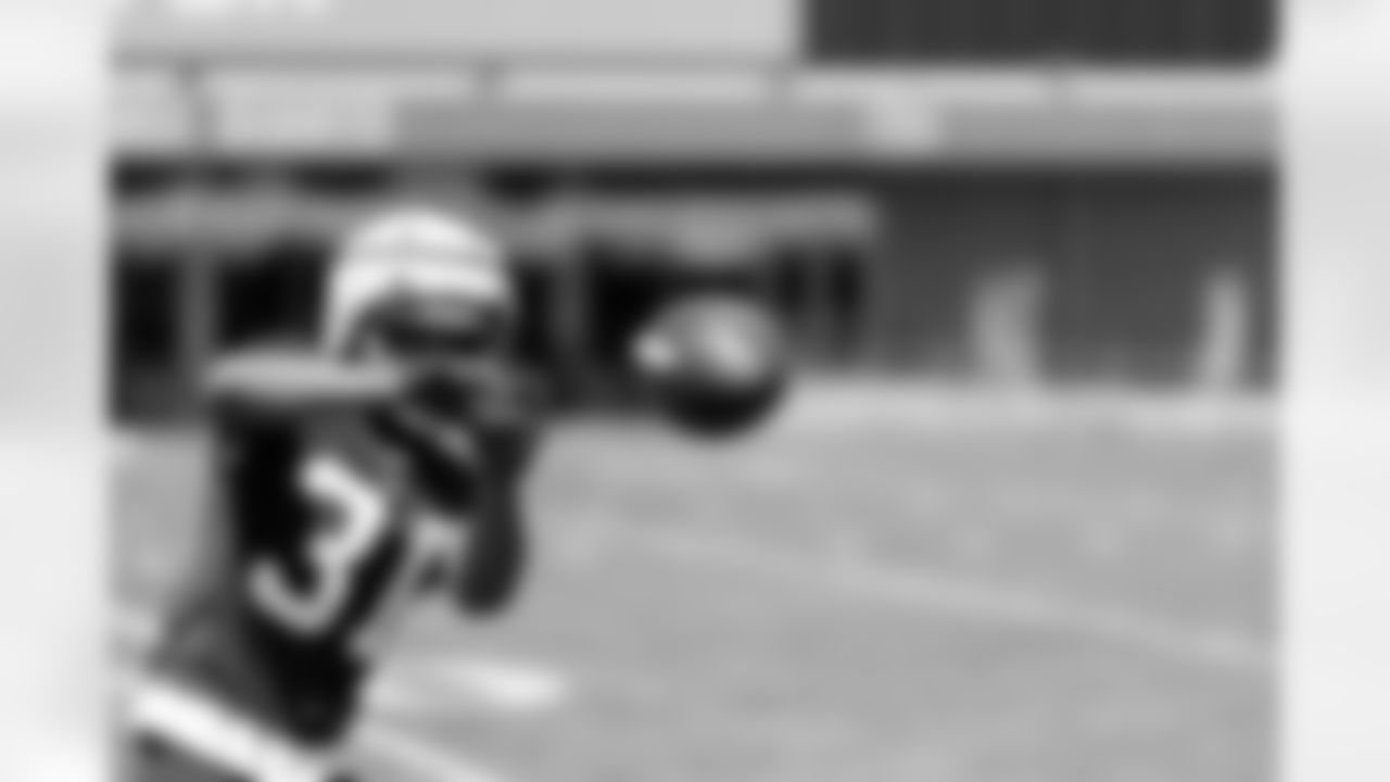 RB Matt Breida (31)