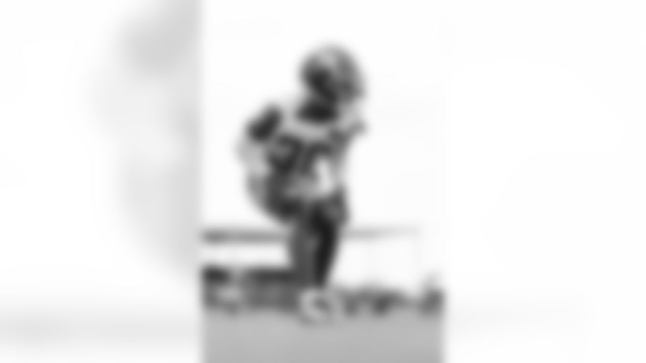 CB Darnay Holmes (30)