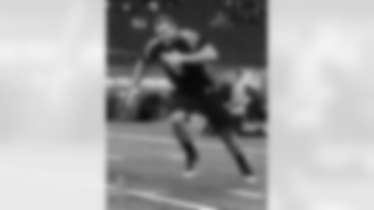 OL Brandon Mosley