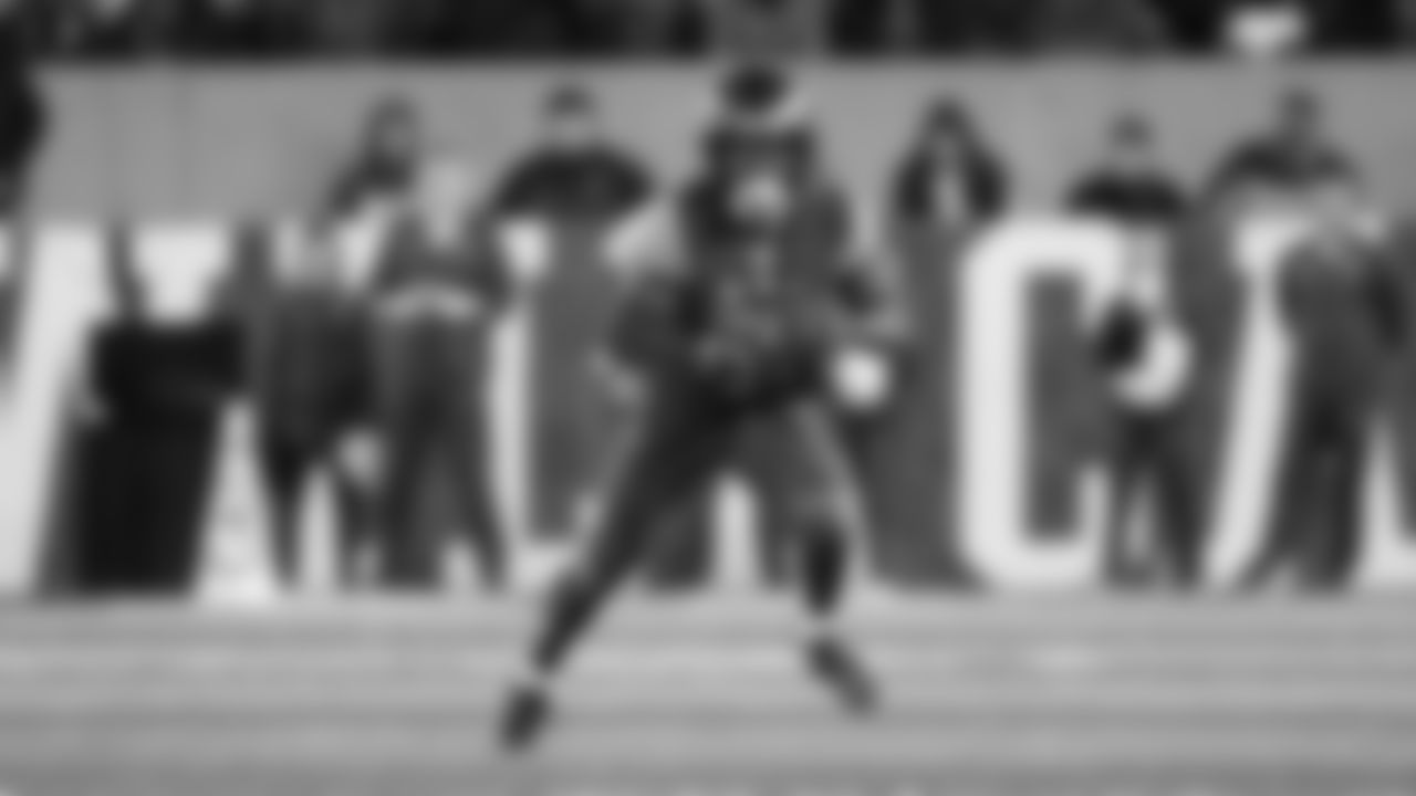 Kentucky wide receiver Wan'Dale Robinson (1) runs the ball upfield during an NCAA college football game against Tennessee in Lexington, Ky., Saturday, Nov. 6, 2021. (AP Photo/Michael Clubb)